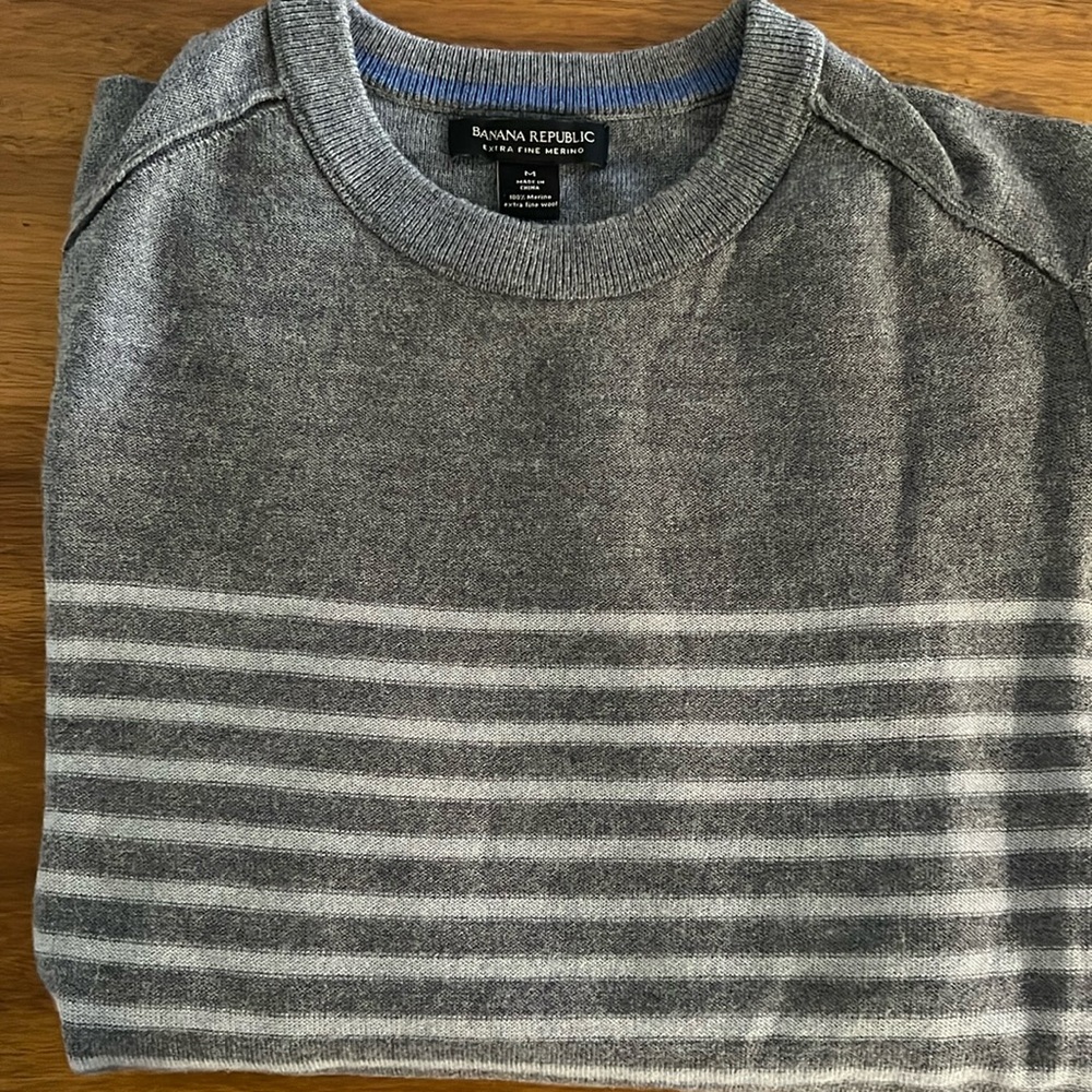 Banana Republic 100% Merino extra fine wool sweater